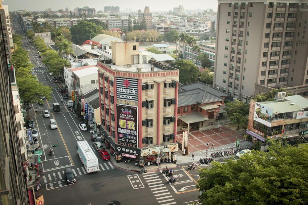 Cambridge Confucius Inn Tainan Bagian luar foto